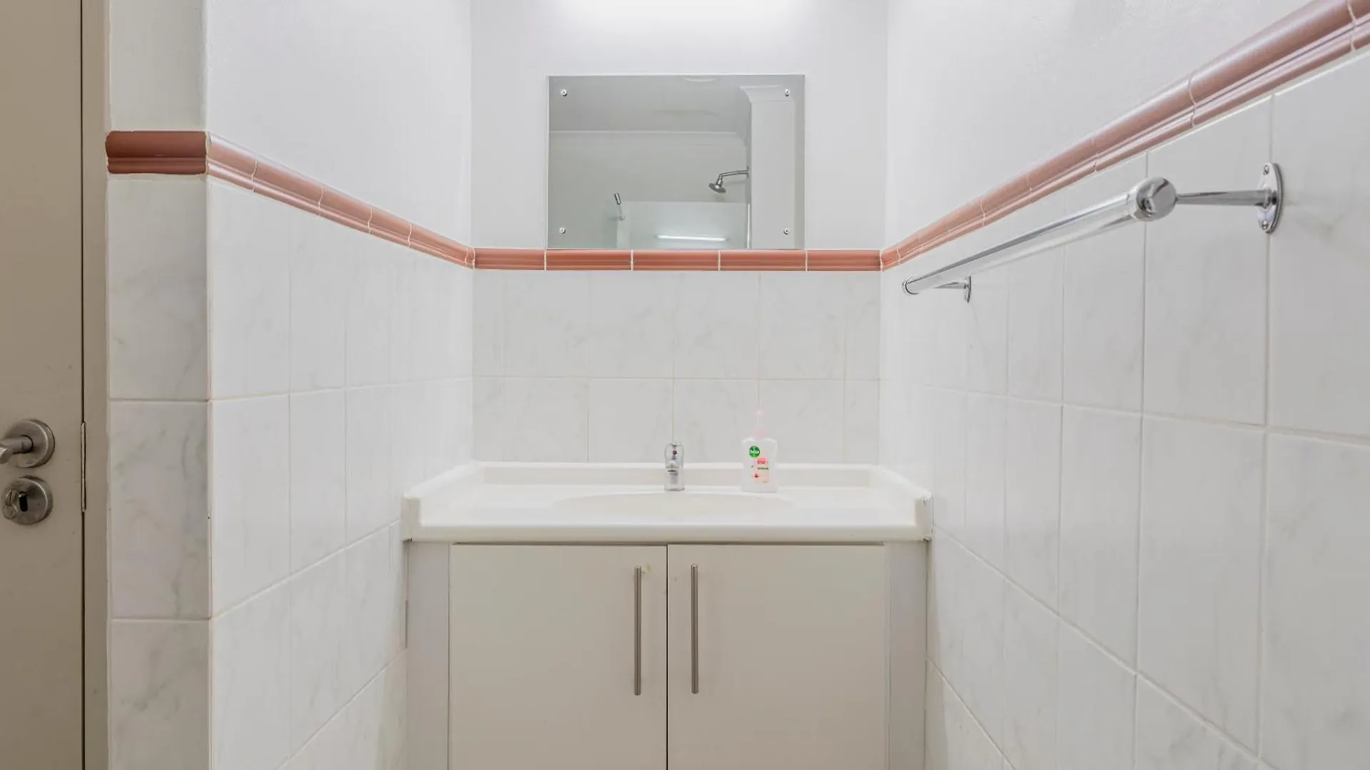 Perspective On Roland Cape Town Apartment South Africa